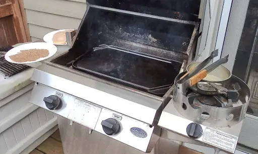 low-sodium-blackened-chicken-grill-setup