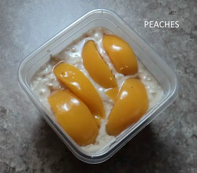 Low sodium overnight oats with peaches