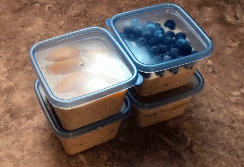 Low sodium overnight oats storage container