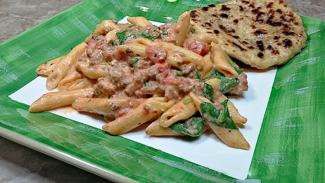 low sodium beef and penne with flatbread