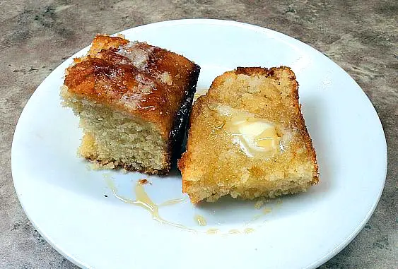 Low sodium cornbread with honey drizzle