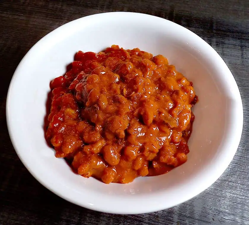 Low sodium baked beans in a white bowl