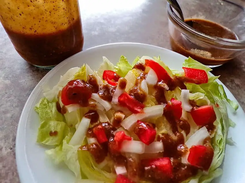 Low-sodium-italian-dressing-on-salad