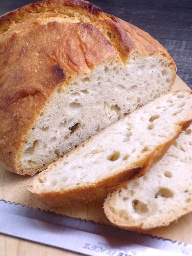 Sliced low sodium artisan bread