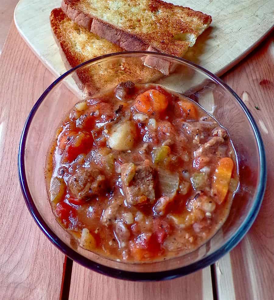 Beef stew with crispy bread