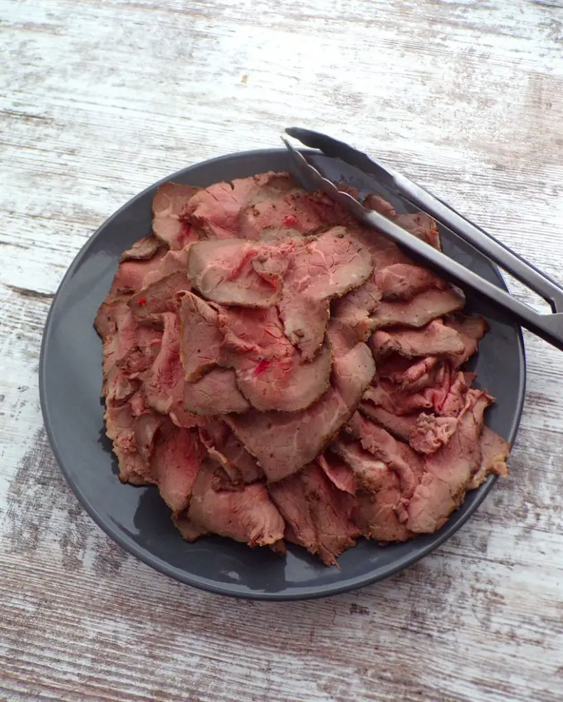 Low sodium-roast beef on a platter