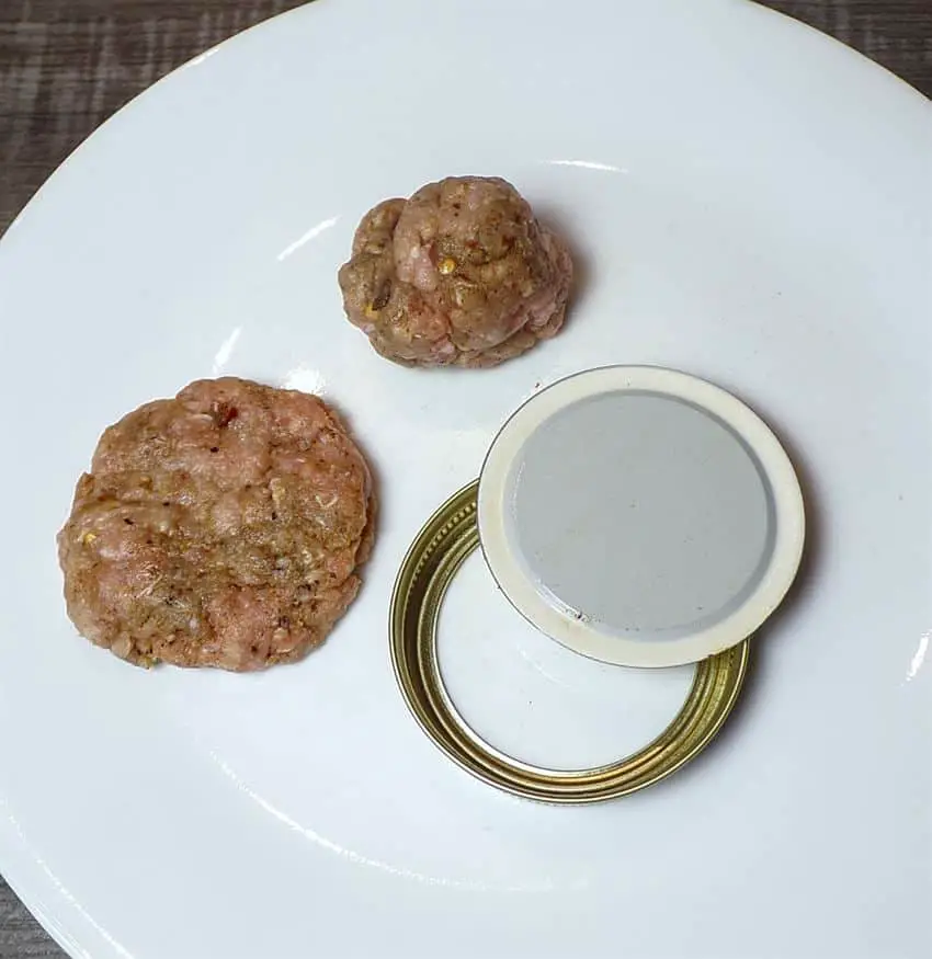 Use mason jar lid for perfect patty