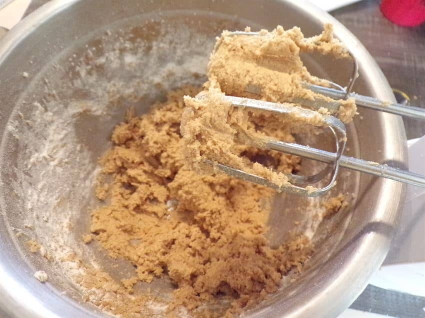 Mixing butter and sugar