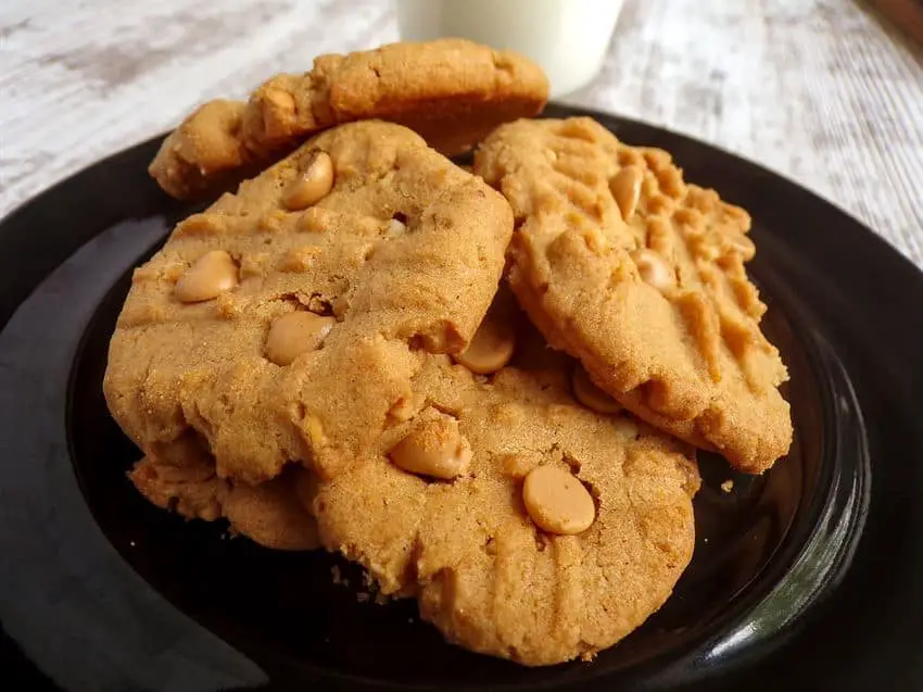 You can still have a great tasting low sodium peanut butter cookie
