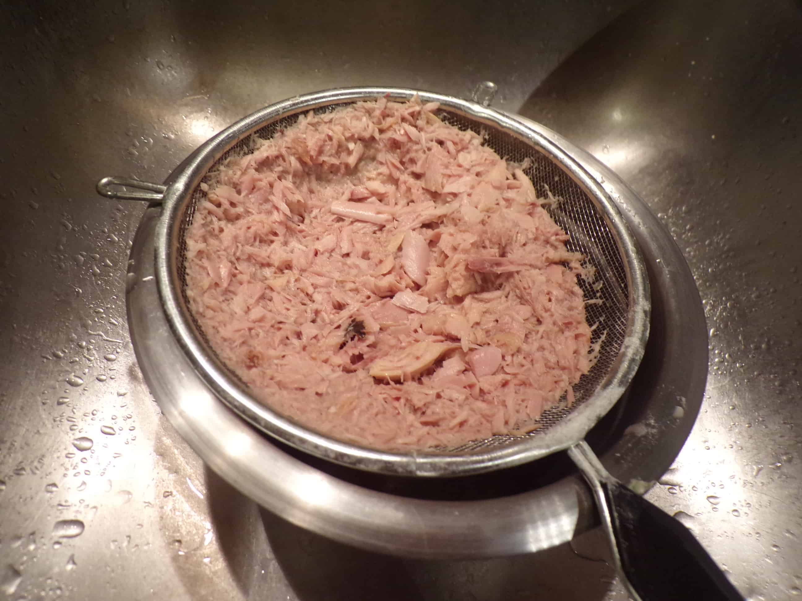 Rinsing extra sodium from canned tuna
