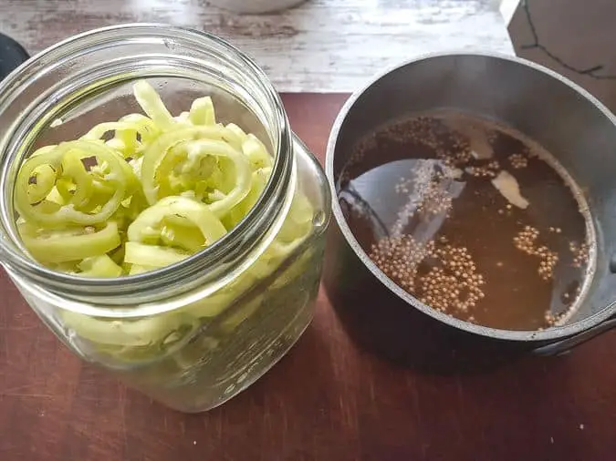 Boiled vinegar ready to pour