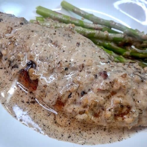 Low sodium creamy garlic chicken with asparagus