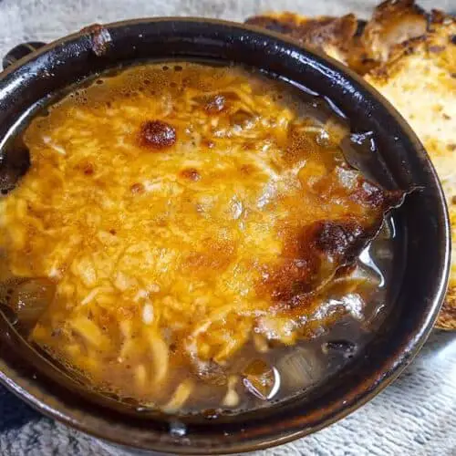 Low sodium french onion soup with melted cheese