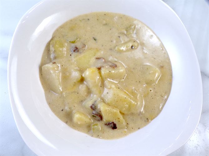 Potato soup without toppings