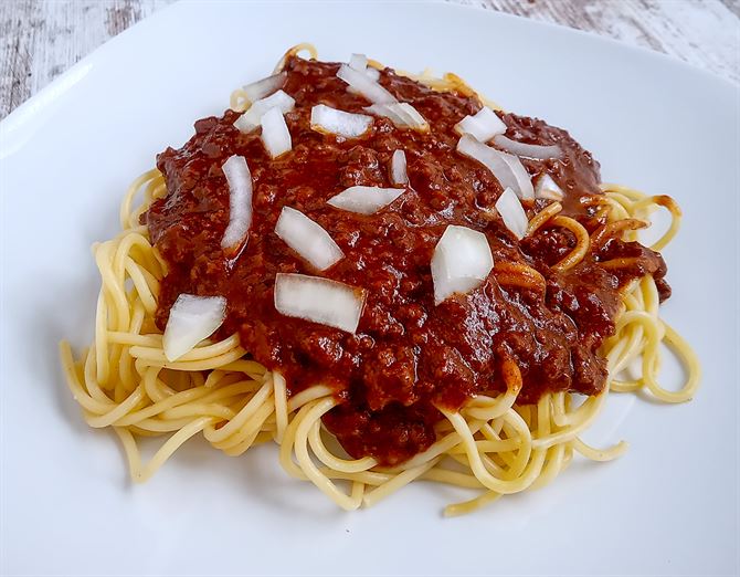 Chili on spaghetti no cheese