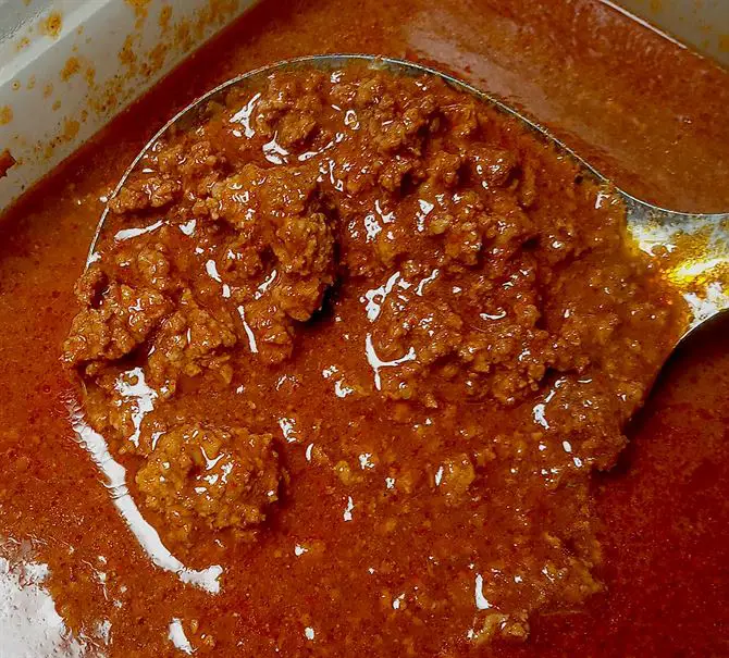 Low sodium Cincinnati style chili in ladle