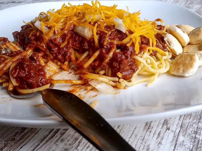 Low sodium chili 4 way and oyster crackers