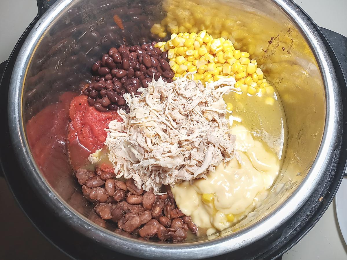 Taco soup ingredients in instant pot