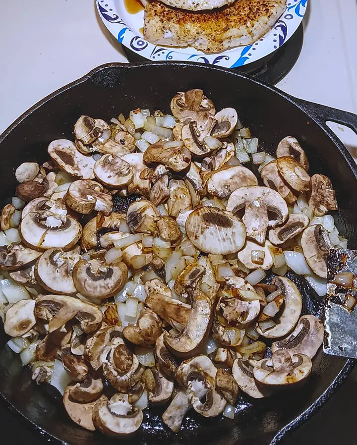Low Sodium Saucy Mushroom Garlic process image 3