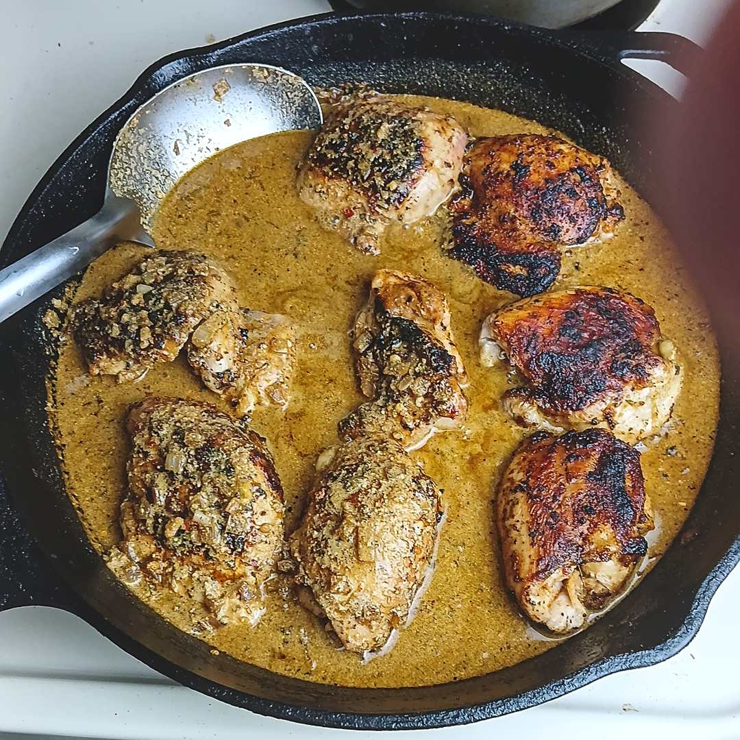 Low sodium skillet chicken thighs in sauce add chicken back to pan