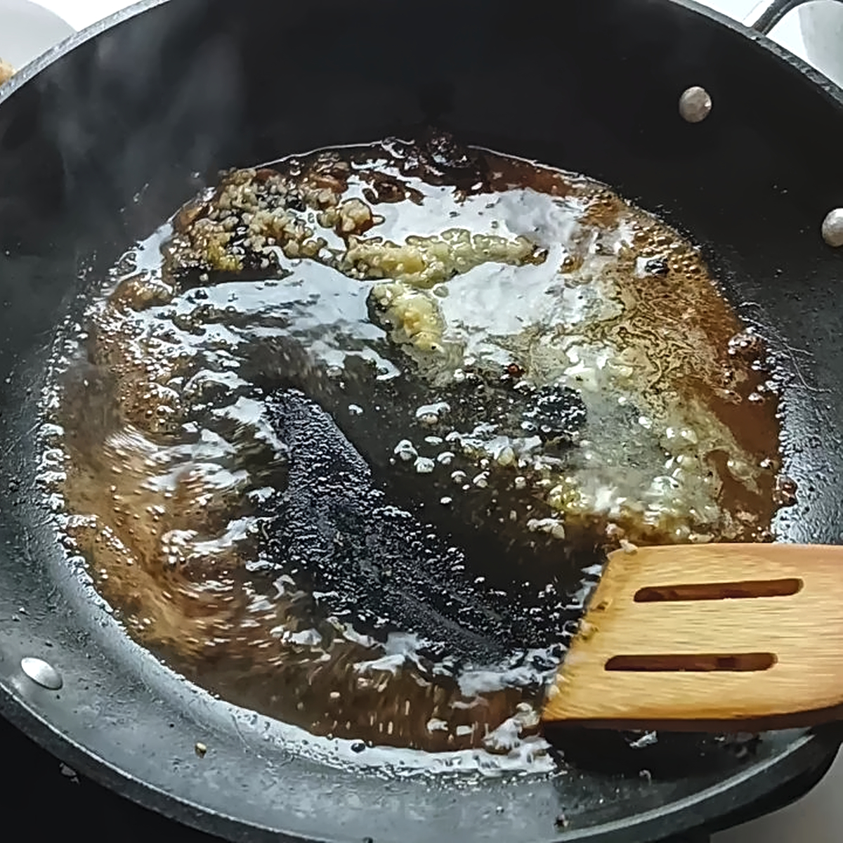 Low Sodium Lemon pepper chicken deglazing the pan