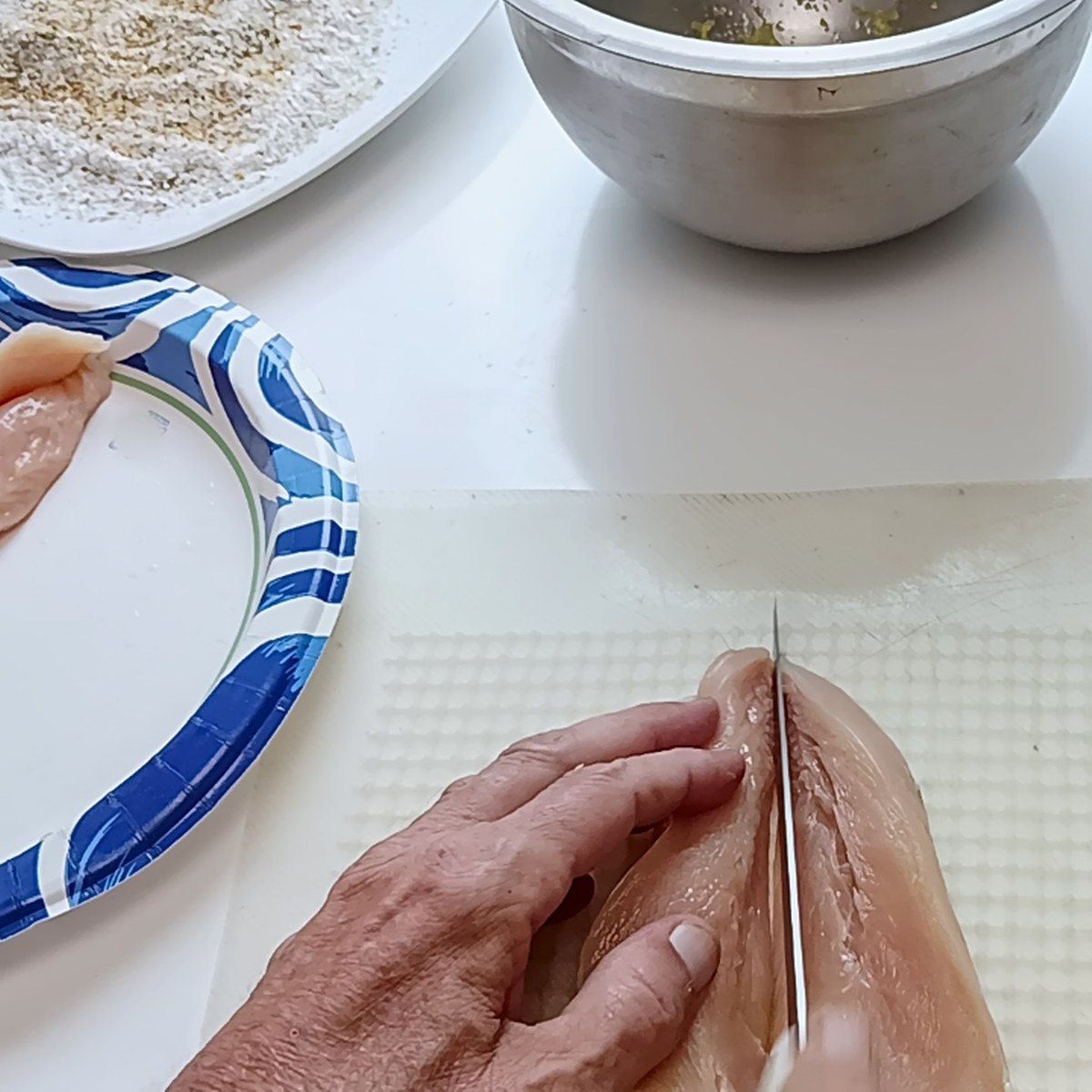 Low Sodium Lemon pepper chicken slicing the chicken