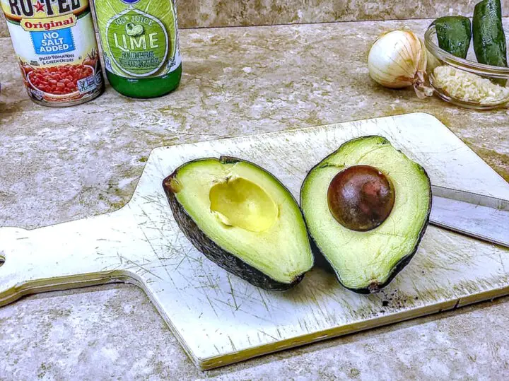 cutting avocado for low sodium guacamole