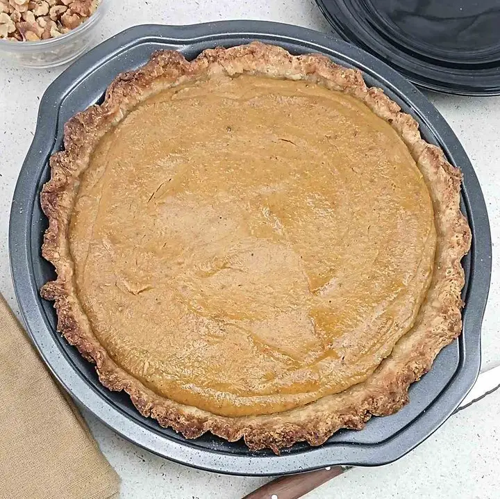 low sodium pumpkin pie process shot finished pie in pan