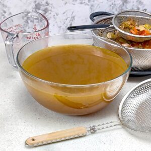 Low sodium vegetable broth stock featured image.